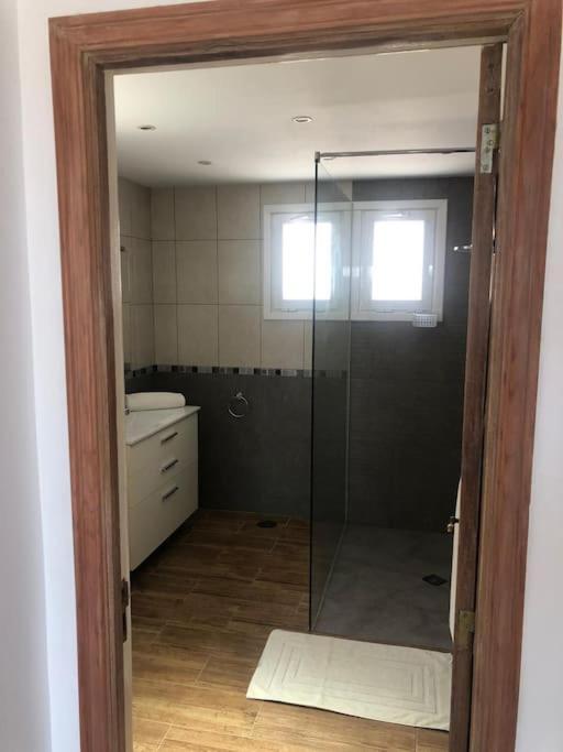 Gezellige Villa Met Prachtig Zicht En Zwembad Arona  Exterior photo