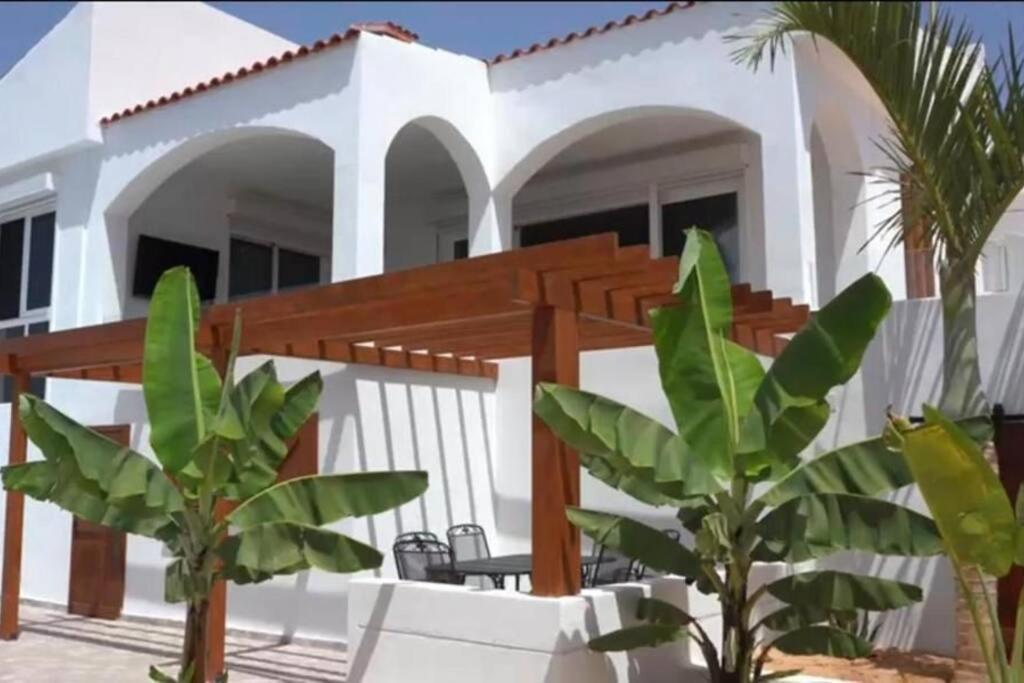 Gezellige Villa Met Prachtig Zicht En Zwembad Arona  Exterior photo