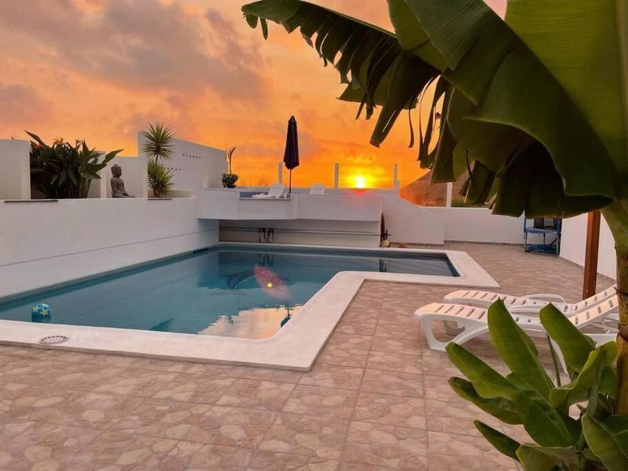 Gezellige Villa Met Prachtig Zicht En Zwembad Arona  Exterior photo