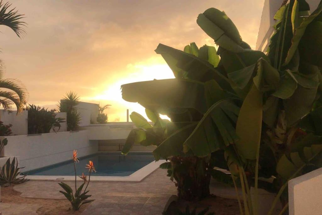 Gezellige Villa Met Prachtig Zicht En Zwembad Arona  Exterior photo