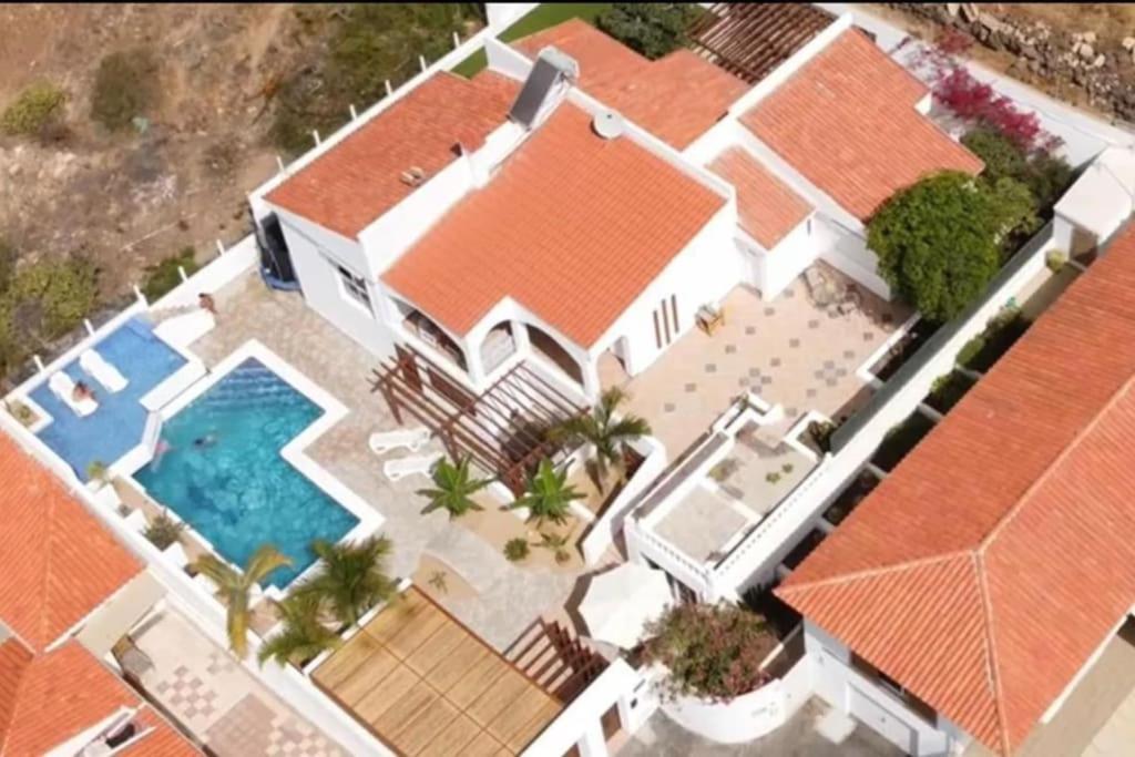 Gezellige Villa Met Prachtig Zicht En Zwembad Arona  Exterior photo